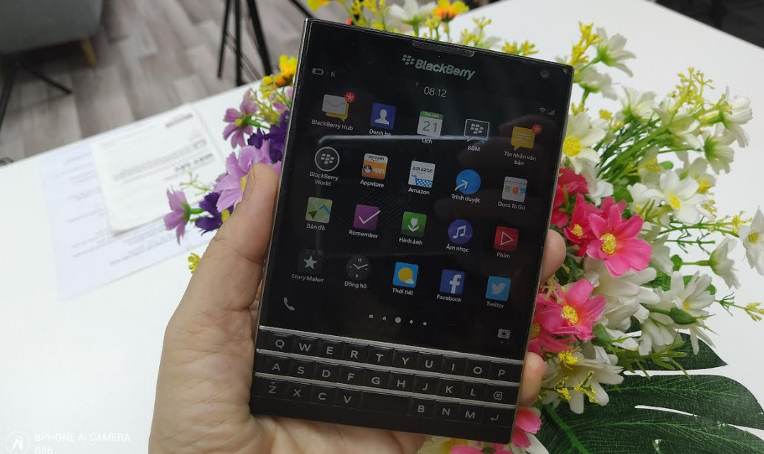 Đây là chiếc smartphone bền nhất mình từng thấy Đây là chiếc smartphone bền nhất mình từng thấy
