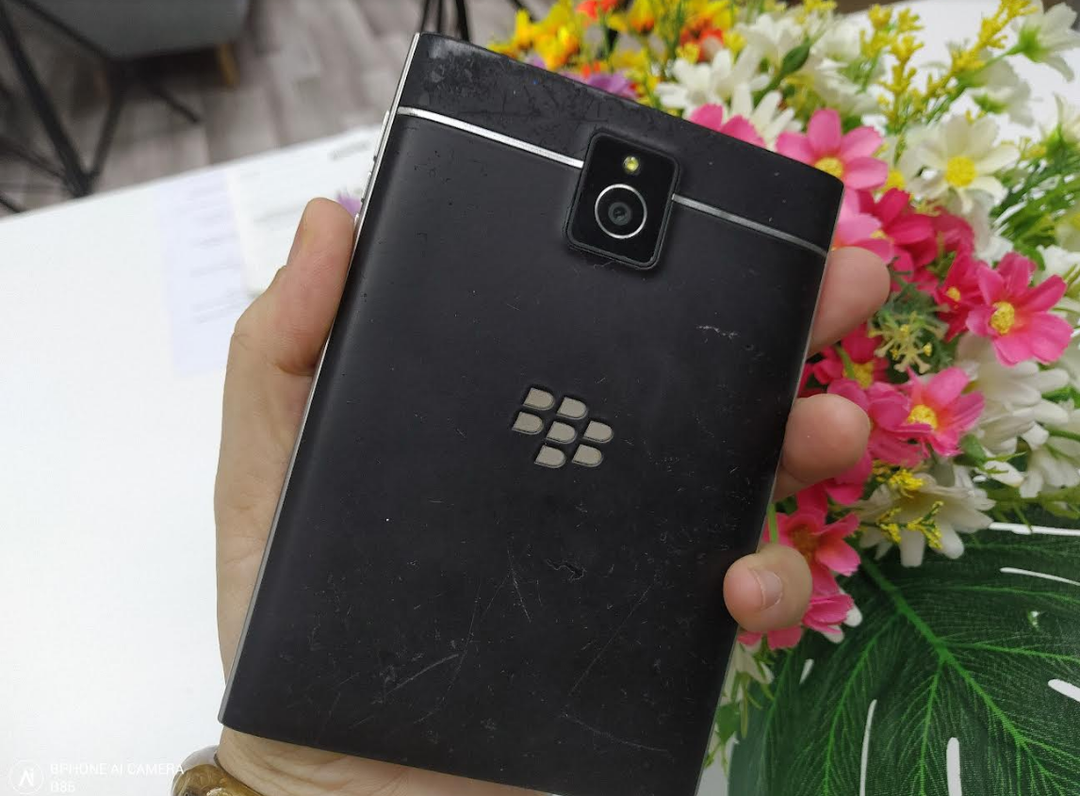 Đây là chiếc smartphone bền nhất mình từng thấy Đây là chiếc smartphone bền nhất mình từng thấy