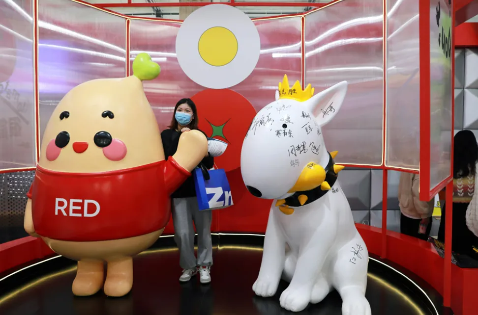 Phụ nữ Trung Quốc ám ảnh vì bị mời gọi trên mạng xã hội Phụ nữ Trung Quốc ám ảnh vì bị mời gọi trên mạng xã hội