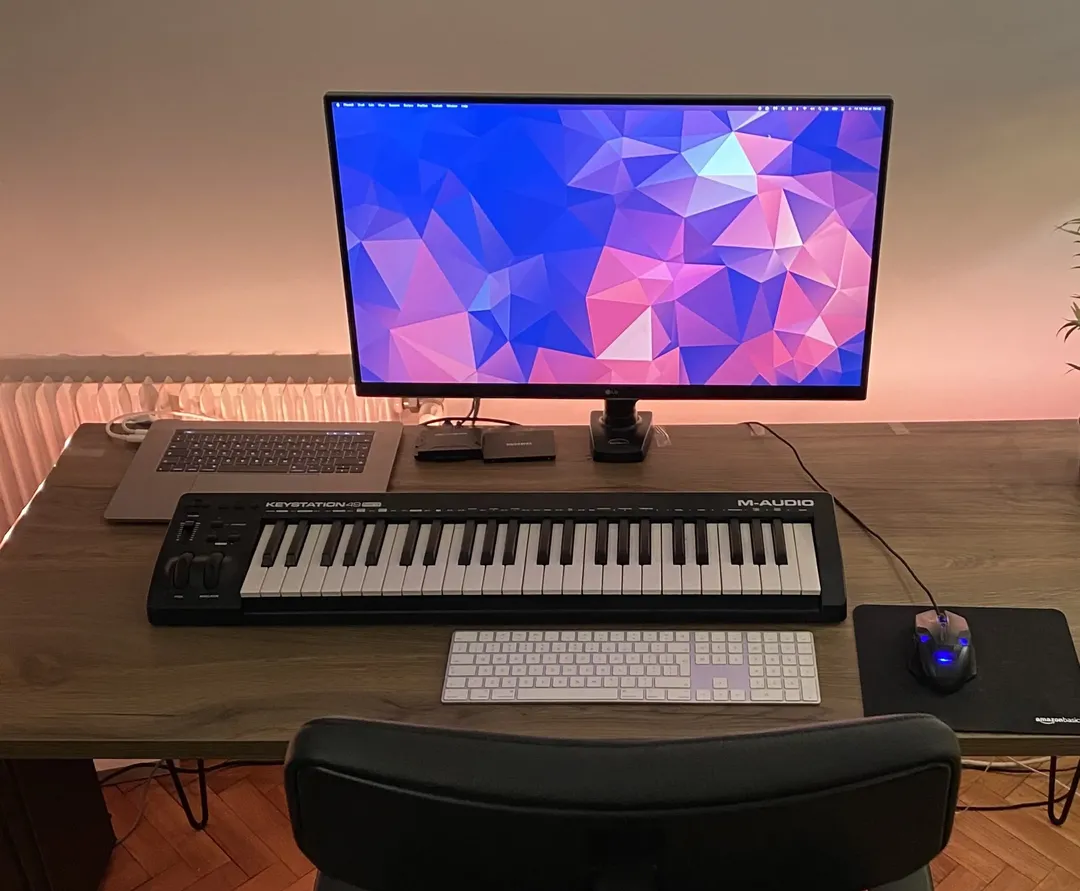 Lý do gì cộng đồng PC thi nhau mua MacBook... không có màn hình? Lý do gì cộng đồng PC thi nhau mua MacBook... không có màn hình?