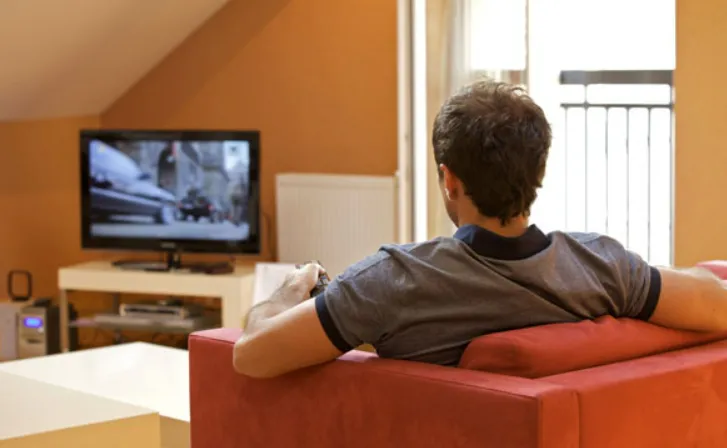 Cày phim xuyên mùa dịch ảnh hưởng xấu đến sức khỏe Cày phim xuyên mùa dịch ảnh hưởng xấu đến sức khỏe