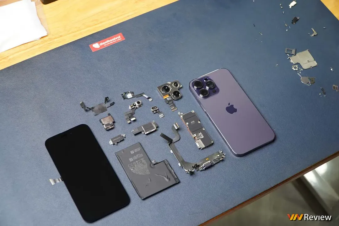 Mổ iPhone 14 Pro Max đầu tiên tại Việt Nam, phát hiện chi tiết Apple “giấu nhẹm” trong buổi ra mắt Mổ iPhone 14 Pro Max đầu tiên tại Việt Nam, phát hiện chi tiết Apple “giấu nhẹm” trong buổi ra mắt