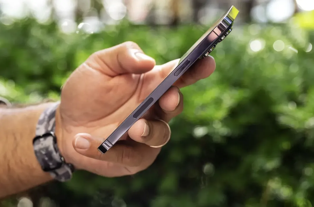 TheVerge đánh giá iPhone 14 Pro: màn hình vẫn đẹp, camera không nhiều cải tiến, Dynamic Island hay nhưng cần thêm thời gian cải thiện TheVerge đánh giá iPhone 14 Pro: màn hình vẫn đẹp, camera không nhiều cải tiến, Dynamic Island hay nhưng cần thêm thời gian cải thiện