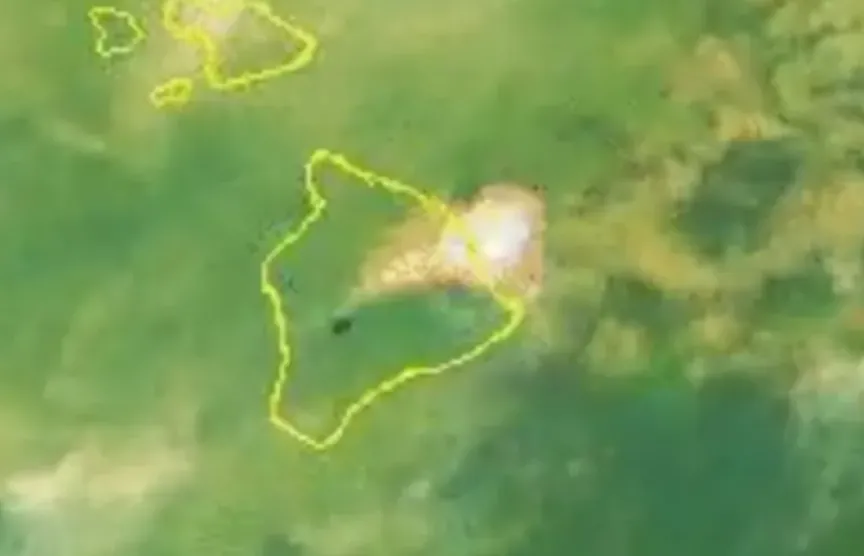 Kẻ hủy diệt Mauna Loa phun trào: dung nham cao hơn 60 mét, biến một vùng thành Hỏa Diệm Sơn, nhuộm đỏ 1 góc trời Kẻ hủy diệt Mauna Loa phun trào: dung nham cao hơn 60 mét, biến một vùng thành Hỏa Diệm Sơn, nhuộm đỏ 1 góc trời