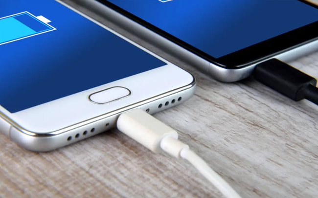 Sạc điện thoại nhiều lần trong ngày có gây hại pin, hỏng máy? Sạc điện thoại nhiều lần trong ngày có gây hại pin, hỏng máy?