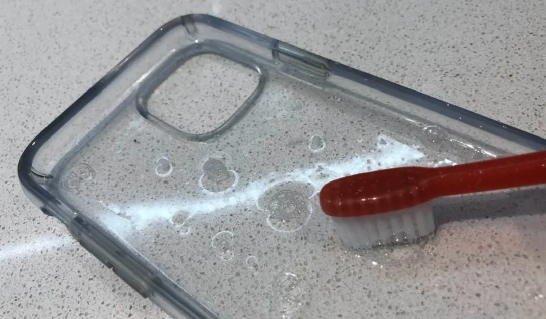 4 cách xử lý ốp lưng trong suốt bị ngả vàng 4 cách xử lý ốp lưng trong suốt bị ngả vàng