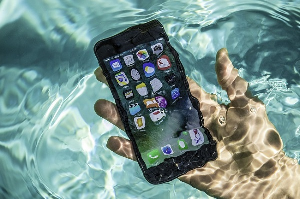 Đừng bỏ iPhone bị ướt vào thùng gạo nữa, đây mới là cách Apple ưu tiên Đừng bỏ iPhone bị ướt vào thùng gạo nữa, đây mới là cách Apple ưu tiên