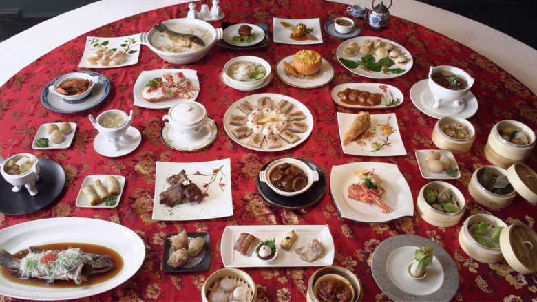 Sơn hào hải vị cả trăm món, vì sao hoàng đế xưa không được gắp quá 3 miếng mỗi món dù thích đến đâu? Sơn hào hải vị cả trăm món, vì sao hoàng đế xưa không được gắp quá 3 miếng mỗi món dù thích đến đâu?