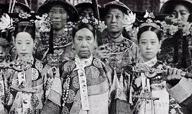 Kết cục bi đát của đội quân tạo sữa người phục vụ Từ Hi Thái Hậu Kết cục bi đát của đội quân tạo sữa người phục vụ Từ Hi Thái Hậu