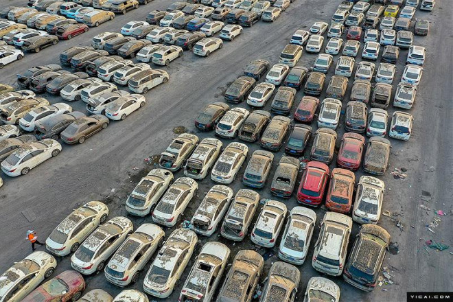 400.000 xác ô tô sau lũ lụt, Trung Quốc giờ có cả nghĩa địa ô tô 400.000 xác ô tô sau lũ lụt, Trung Quốc giờ có cả nghĩa địa ô tô