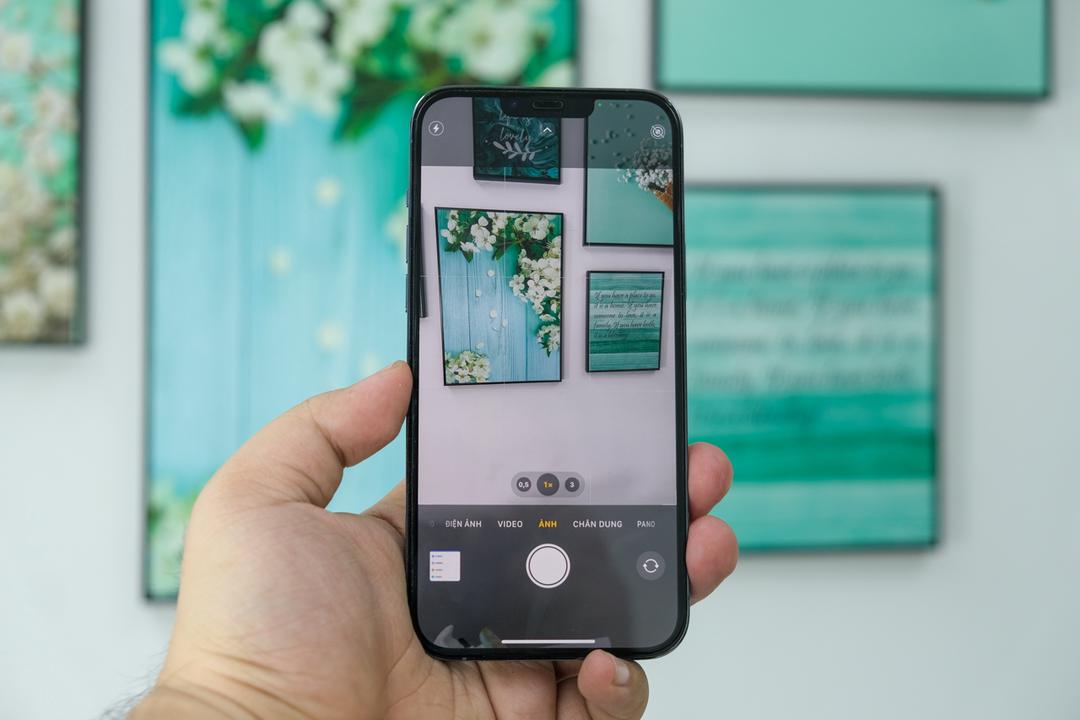 Đánh giá iPhone 13 Pro Max: Siêu phẩm không dành cho số đông Đánh giá iPhone 13 Pro Max: Siêu phẩm không dành cho số đông