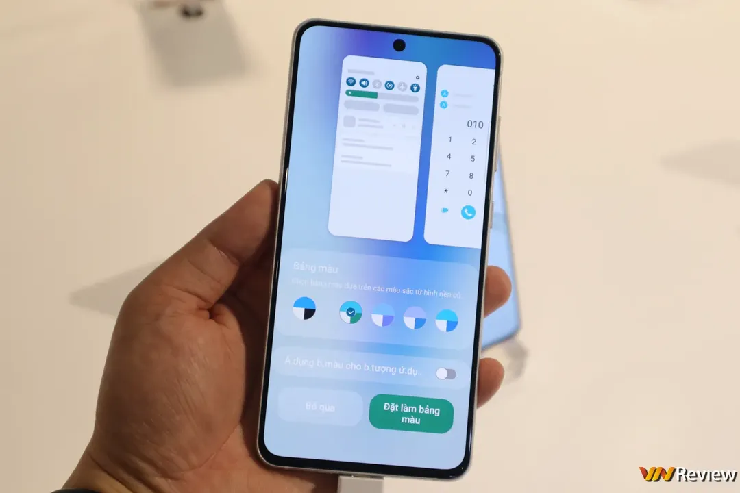 Trên tay Galaxy S21 FE 5G: tiếp nối chiến lược hướng đến fan, thiết kế lột xác so với đời trước Trên tay Galaxy S21 FE 5G: tiếp nối chiến lược hướng đến fan, thiết kế lột xác so với đời trước
