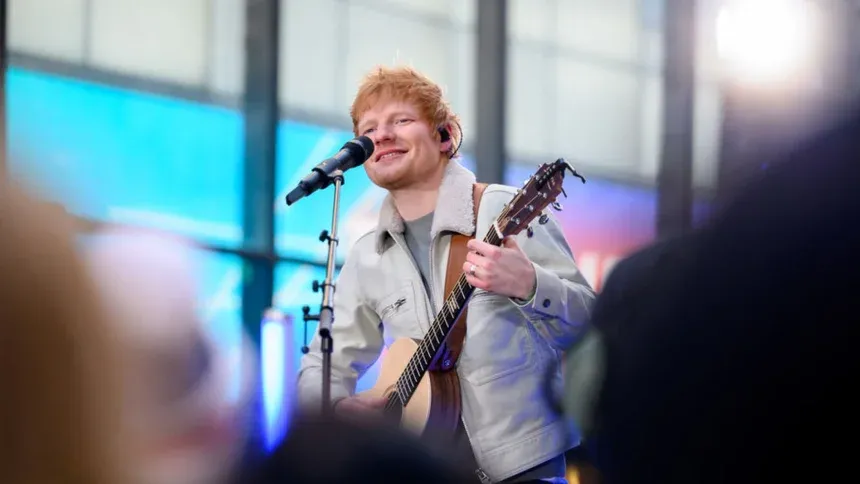 Ca sỹ Ed Sheeran không dùng smartphone suốt 7 năm Ca sỹ Ed Sheeran không dùng smartphone suốt 7 năm