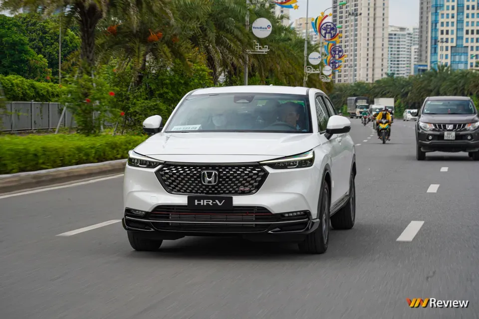 Nên học bằng lái xe B1 hay B2? Nên học bằng lái xe B1 hay B2?