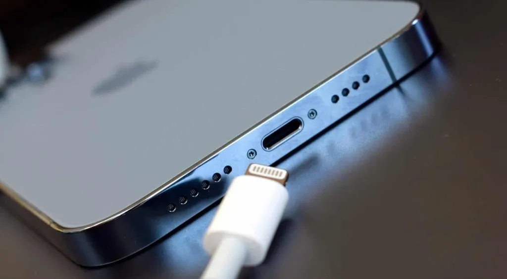 iPhone 14 có sạc nhanh 30W? iPhone 14 có sạc nhanh 30W?