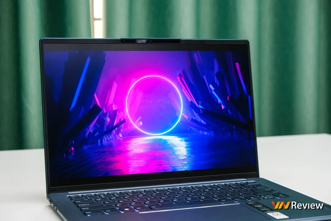 Đánh giá Lenovo Yoga Slim 7i Pro X: chiếc laptop “đa-zi-năng” đúng nghĩa đây rồi Đánh giá Lenovo Yoga Slim 7i Pro X: chiếc laptop “đa-zi-năng” đúng nghĩa đây rồi