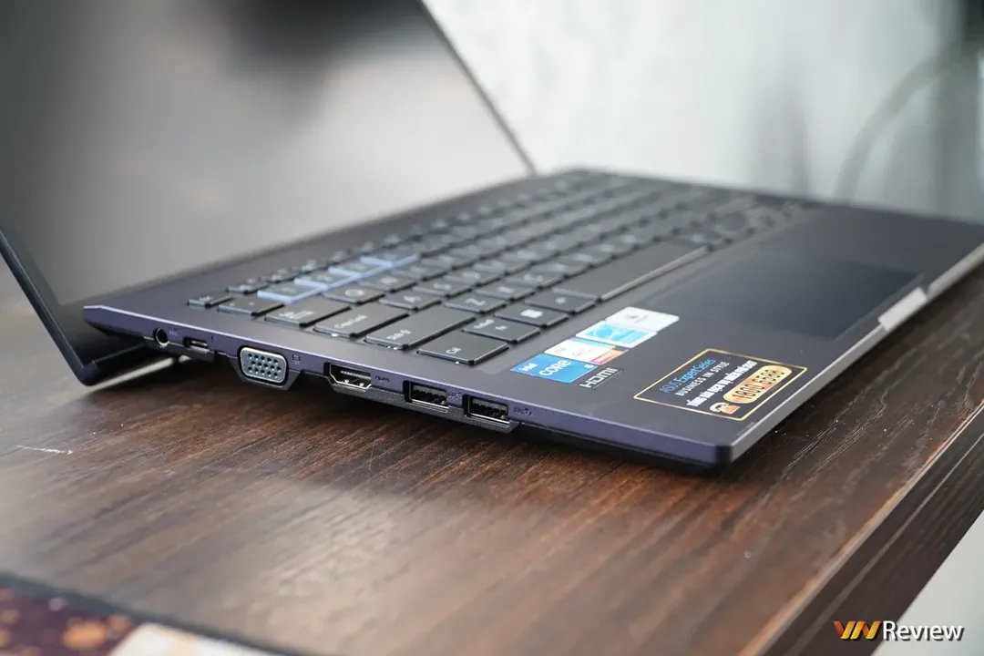 Đánh giá Asus ExpertBook B1 2022: laptop “chuẩn bài” cho doanh nghiệp vừa và nhỏ Đánh giá Asus ExpertBook B1 2022: laptop “chuẩn bài” cho doanh nghiệp vừa và nhỏ