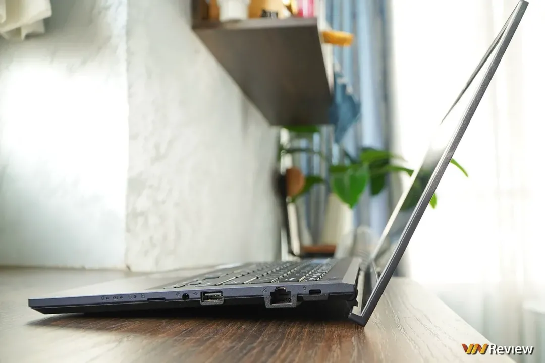 Đánh giá Asus ExpertBook B1 2022: laptop “chuẩn bài” cho doanh nghiệp vừa và nhỏ Đánh giá Asus ExpertBook B1 2022: laptop “chuẩn bài” cho doanh nghiệp vừa và nhỏ