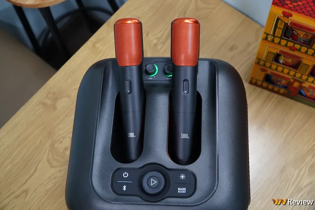 Đánh giá JBL PartyBox Encore: loa karaoke di động nhỏ gọn đủ món ăn chơi   Đánh giá JBL PartyBox Encore: loa karaoke di động nhỏ gọn đủ món ăn chơi