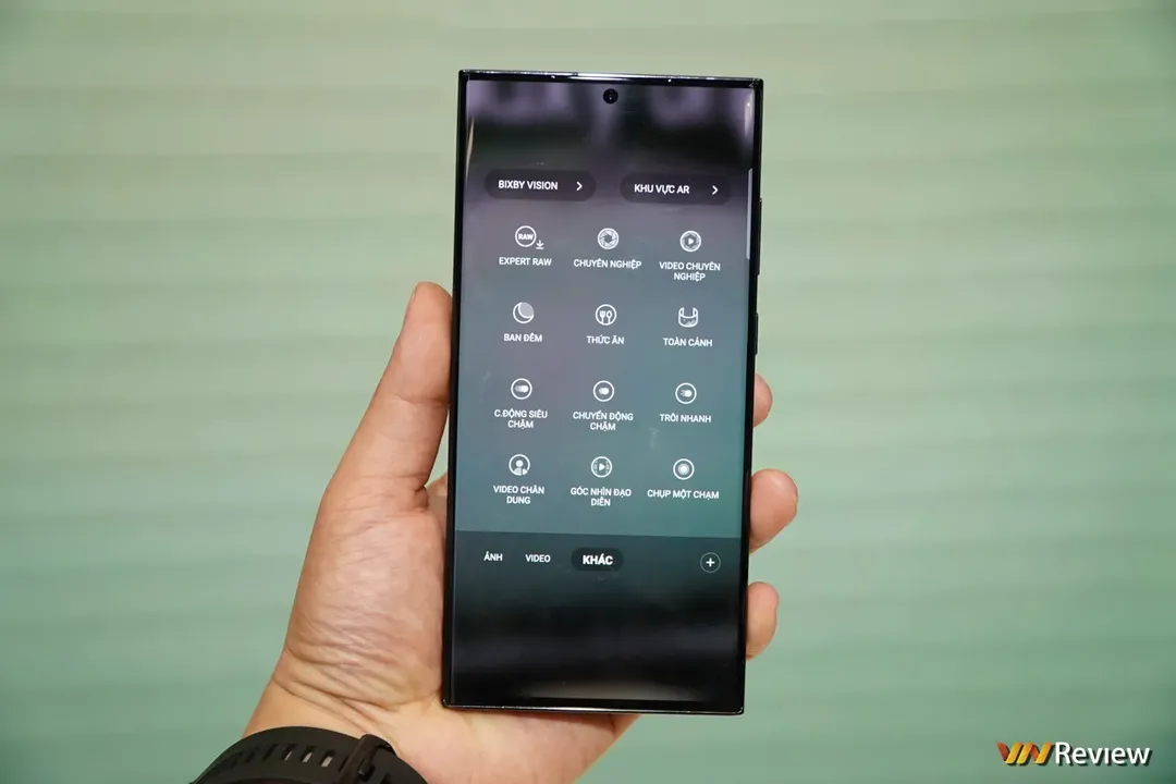 Trải nghiệm Galaxy S23 Ultra: tiếp tục chiến lược hợp nhất Note và S, camera 200MP hứa hẹn tạo cuộc đua mới trong giới smartphone   Trải nghiệm Galaxy S23 Ultra: tiếp tục chiến lược hợp nhất Note và S, camera 200MP hứa hẹn tạo cuộc đua mới trong giới smartphone