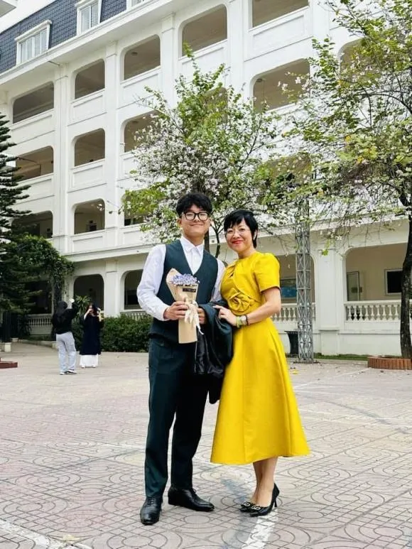 MC Thảo Vân khoe ảnh con trai, bã xã Công Lý bình luận gì với vợ cũ của chồng? MC Thảo Vân khoe ảnh con trai, bã xã Công Lý bình luận gì với vợ cũ của chồng?