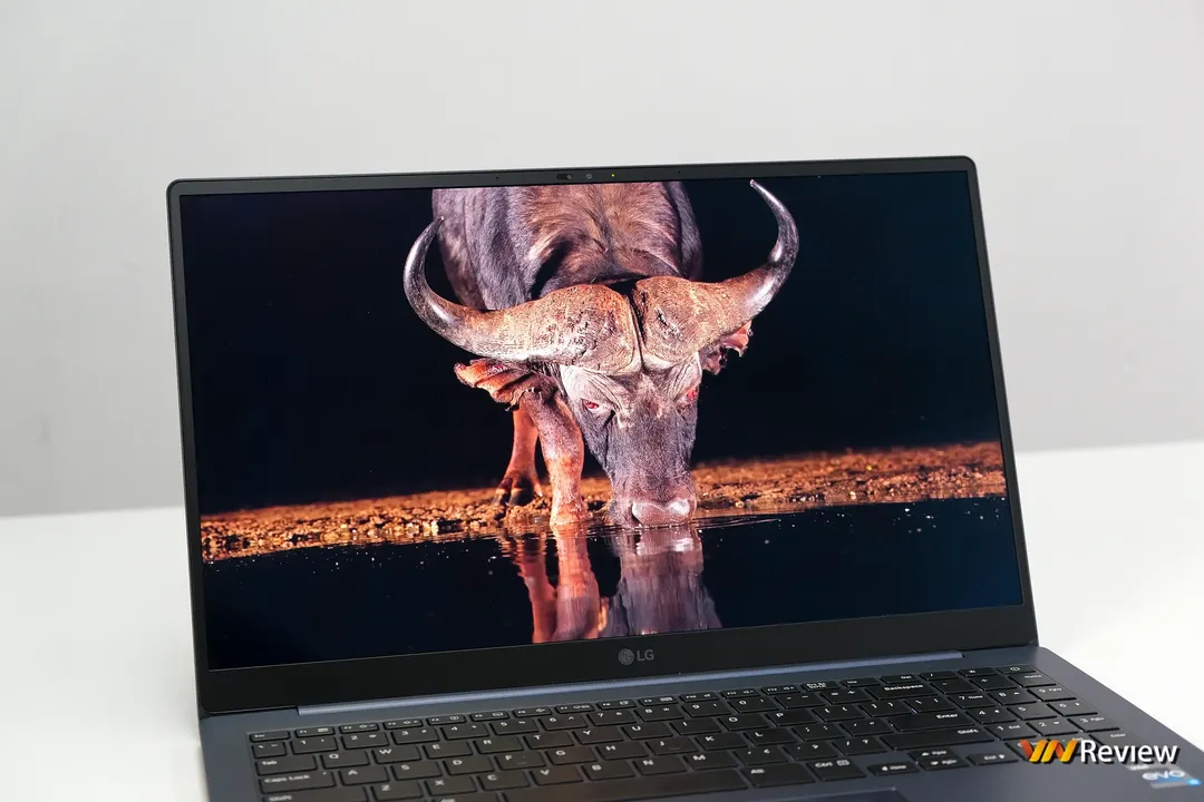 Đánh giá LG gram SuperSlim: nâng tầm cuộc chơi ultrabook siêu mỏng nhẹ Đánh giá LG gram SuperSlim: nâng tầm cuộc chơi ultrabook siêu mỏng nhẹ
