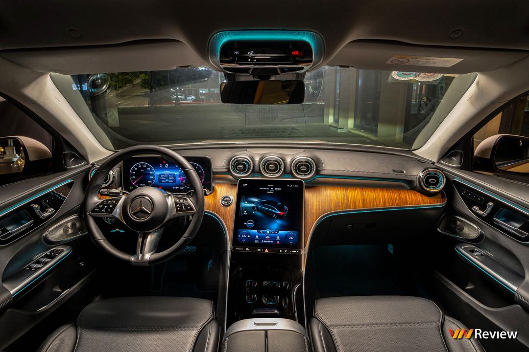 Trải nghiệm Mercedes-Benz C 200 Avantgarde Plus: Cánh cửa bước vào thế giới Mercedes-Benz Trải nghiệm Mercedes-Benz C 200 Avantgarde Plus: Cánh cửa bước vào thế giới Mercedes-Benz