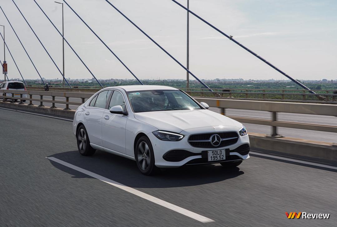 Trải nghiệm Mercedes-Benz C 200 Avantgarde Plus: Cánh cửa bước vào thế giới Mercedes-Benz Trải nghiệm Mercedes-Benz C 200 Avantgarde Plus: Cánh cửa bước vào thế giới Mercedes-Benz