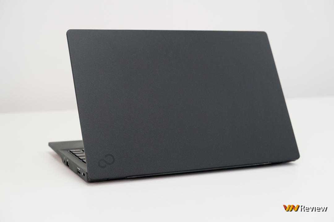 Đánh giá Fujitsu FMV MH 14”: Trợ lý linh hoạt cho những ngày bận rộn Đánh giá Fujitsu FMV MH 14”: Trợ lý linh hoạt cho những ngày bận rộn