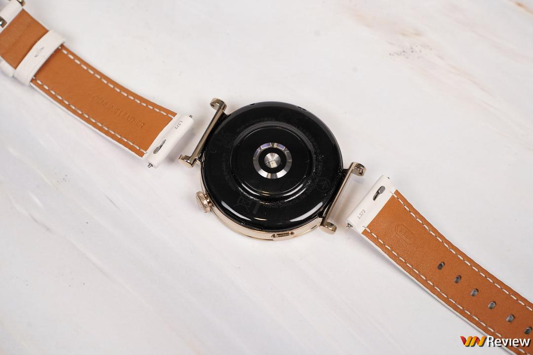 Đánh giá Huawei Watch GT 4 41mm: smartwatch đậm chất cổ điển, “over hợp” cho phái nữ Đánh giá Huawei Watch GT 4 41mm: smartwatch đậm chất cổ điển, “over hợp” cho phái nữ