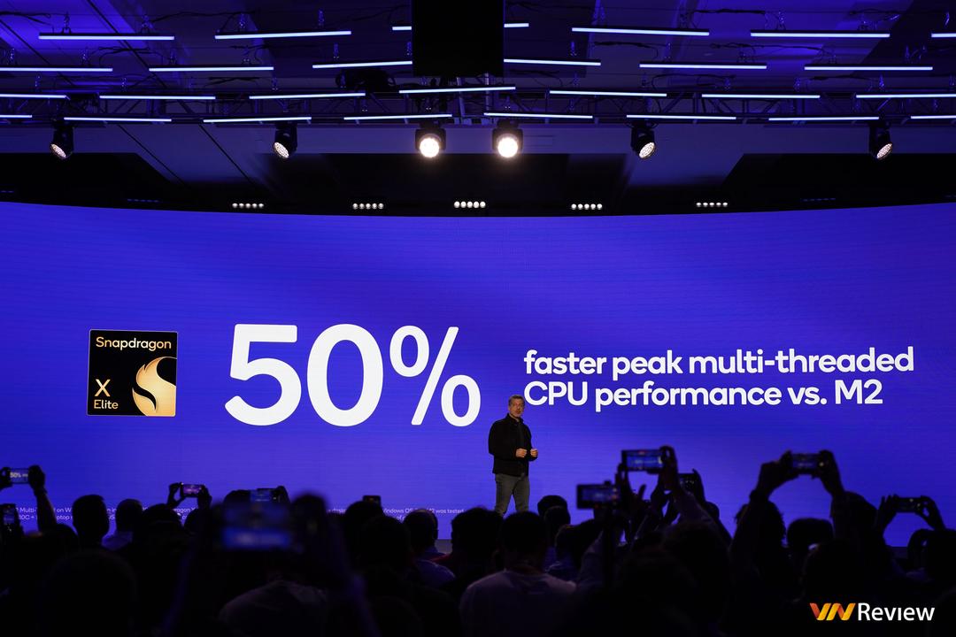 Qualcomm ra mắt Snapdragon X Elite: mạnh hơn cả Apple M2 Max, Intel Core i9-13980HX mà vẫn tiết kiệm pin hơn Qualcomm ra mắt Snapdragon X Elite: mạnh hơn cả Apple M2 Max, Intel Core i9-13980HX mà vẫn tiết kiệm pin hơn