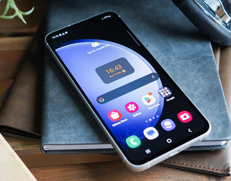 Với giá bằng gần nửa máy flagship, Galaxy S23 FE mới là điện thoại đáng giá nhất nhà Samsung hiện nay Với giá bằng gần nửa máy flagship, Galaxy S23 FE mới là điện thoại đáng giá nhất nhà Samsung hiện nay
