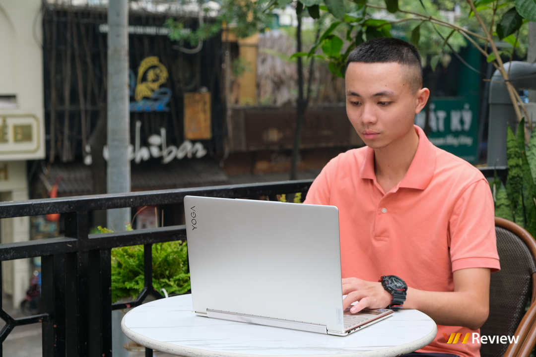 Đánh giá Lenovo Yoga 9i Gen 8 (2023): Laptop 2-trong-1 tiệm cận sự hoàn hảo Đánh giá Lenovo Yoga 9i Gen 8 (2023): Laptop 2-trong-1 tiệm cận sự hoàn hảo