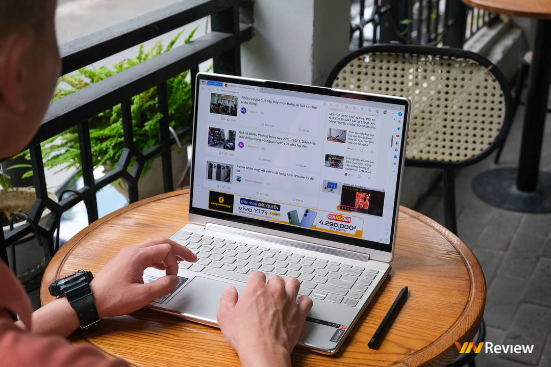 Đánh giá Lenovo Yoga 9i Gen 8 (2023): Laptop 2-trong-1 tiệm cận sự hoàn hảo Đánh giá Lenovo Yoga 9i Gen 8 (2023): Laptop 2-trong-1 tiệm cận sự hoàn hảo