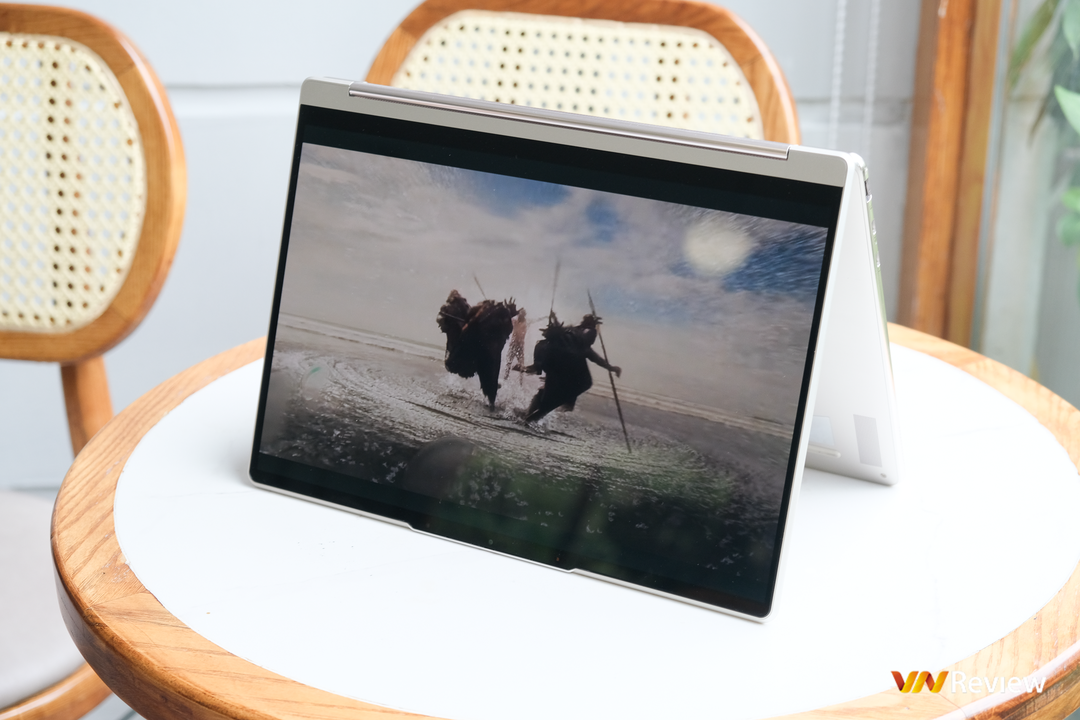 Đánh giá Lenovo Yoga 9i Gen 8 (2023): Laptop 2-trong-1 tiệm cận sự hoàn hảo Đánh giá Lenovo Yoga 9i Gen 8 (2023): Laptop 2-trong-1 tiệm cận sự hoàn hảo