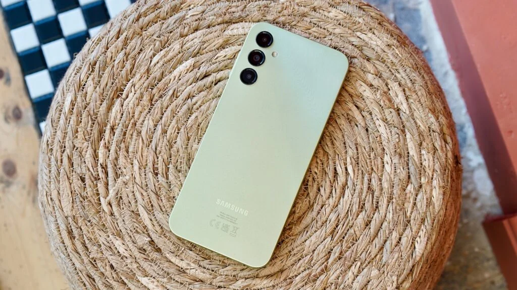 Mẫu điện thoại Android bán chạy nhất nước Mỹ đang có giá 4,5 triệu đồng tại Việt Nam Mẫu điện thoại Android bán chạy nhất nước Mỹ đang có giá 4,5 triệu đồng tại Việt Nam