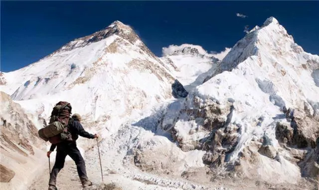 Tuyết tan trên dãy Himalaya, hàng trăm xác người xuất hiện dưới đáy hồ   Tuyết tan trên dãy Himalaya, hàng trăm xác người xuất hiện dưới đáy hồ