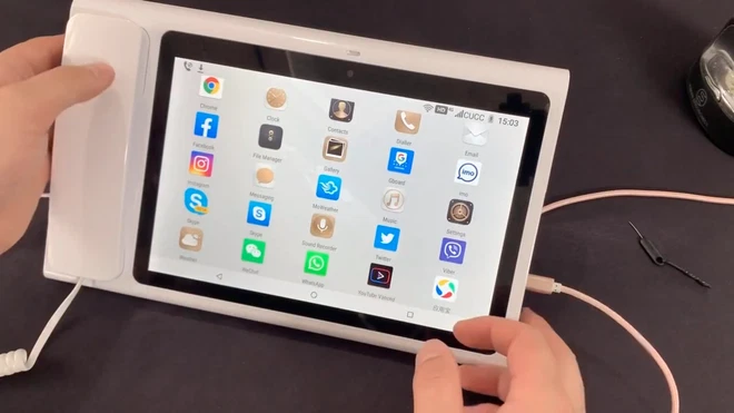 Thực hư điện thoại bàn thông minh chạy Android, có cả màn hình cảm ứng siêu to khổng lồ Thực hư điện thoại bàn thông minh chạy Android, có cả màn hình cảm ứng siêu to khổng lồ