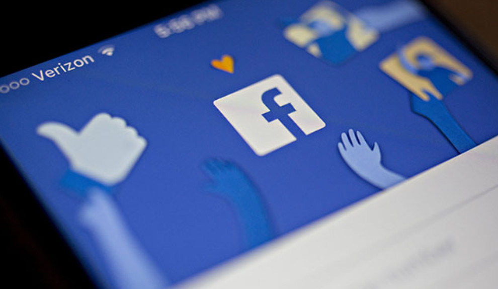 Ảnh và nội dung khiêu dâm trên Facebook sẽ bị truy quét gắt gao, nhất là với người của công chúng Ảnh và nội dung khiêu dâm trên Facebook sẽ bị truy quét gắt gao, nhất là với người của công chúng
