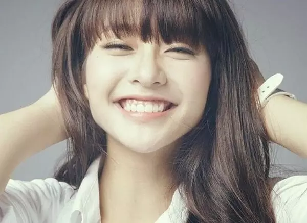 Tướng đàn bà cười hở lợi (chỉ để tham khảo, không mang tính khoa học) Tướng đàn bà cười hở lợi (chỉ để tham khảo, không mang tính khoa học)