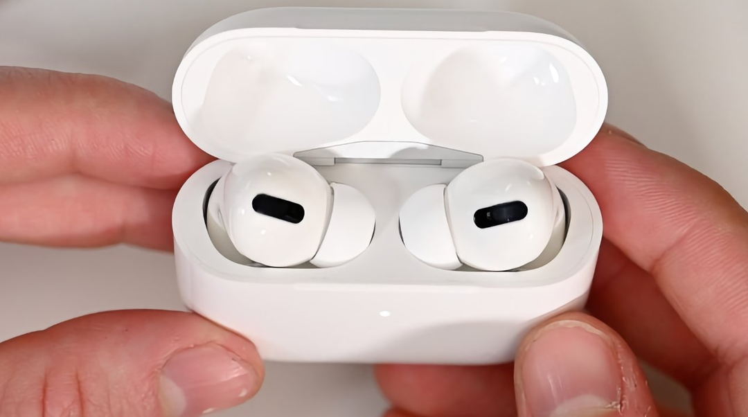 Một phụ nữ nuốt nhầm AirPods, vẫn kết nối với iPhone trong dạ dày Một phụ nữ nuốt nhầm AirPods, vẫn kết nối với iPhone trong dạ dày