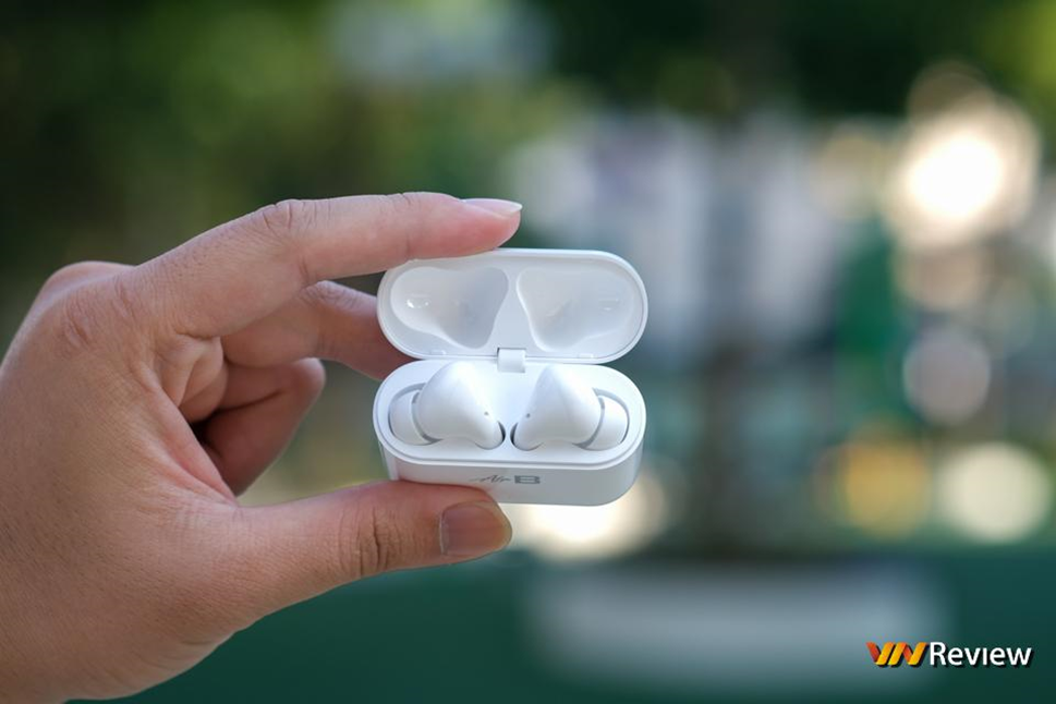 Đánh giá tai nghe true wireless AirB Pro: Ấn tượng “made in Vietnam” và chặng đường dài phía trước Đánh giá tai nghe true wireless AirB Pro: Ấn tượng “made in Vietnam” và chặng đường dài phía trước