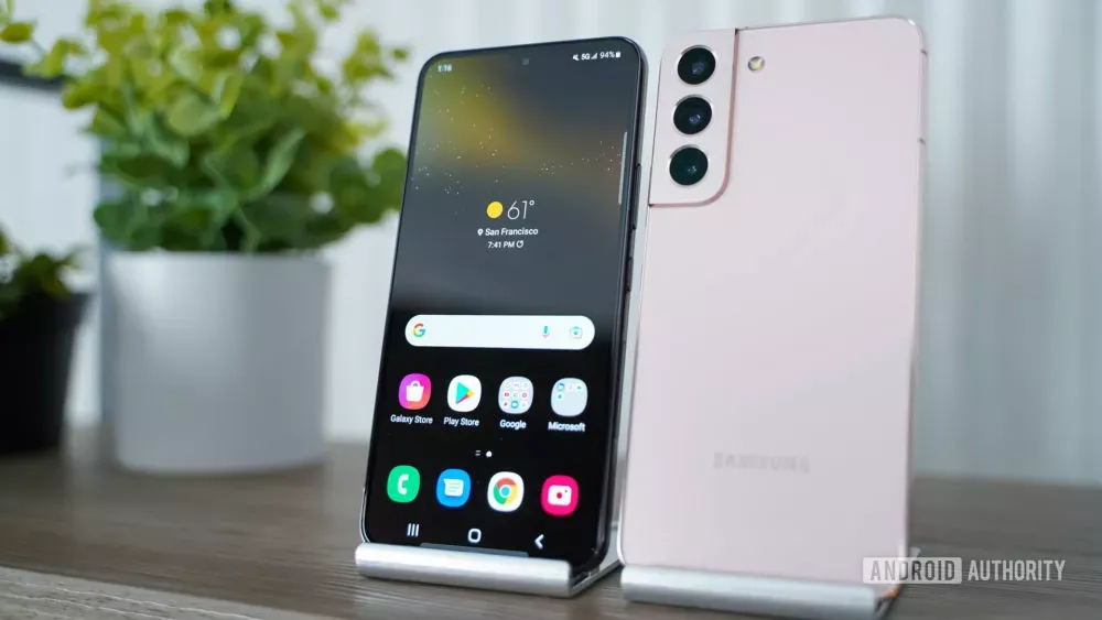 Màn hình của Galaxy S22 không tuyệt vời như Samsung tuyên bố ban đầu Màn hình của Galaxy S22 không tuyệt vời như Samsung tuyên bố ban đầu