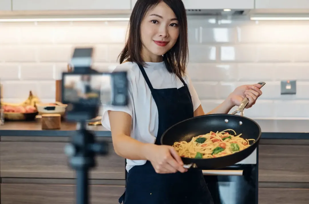 Nhiều TikToker fake lượt follow để được ăn chực miễn phí ở các nhà hàng, quán ăn Nhiều TikToker fake lượt follow để được ăn chực miễn phí ở các nhà hàng, quán ăn