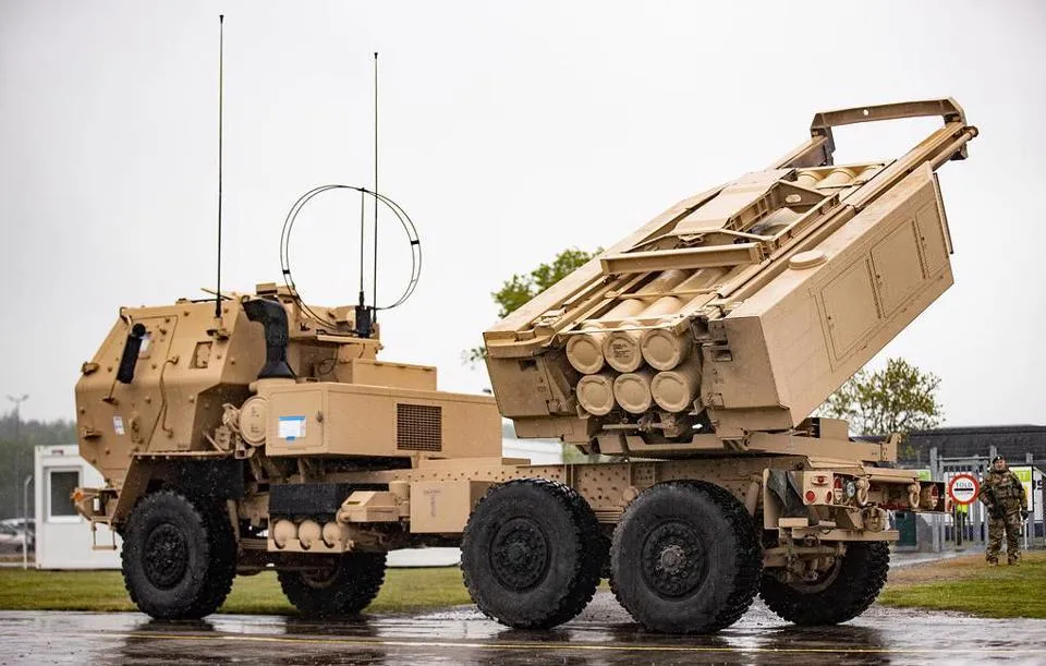 Pháo phản lực dẫn đường HIMARS Mỹ cấp cho Ukraine chính thức tham chiến Pháo phản lực dẫn đường HIMARS Mỹ cấp cho Ukraine chính thức tham chiến