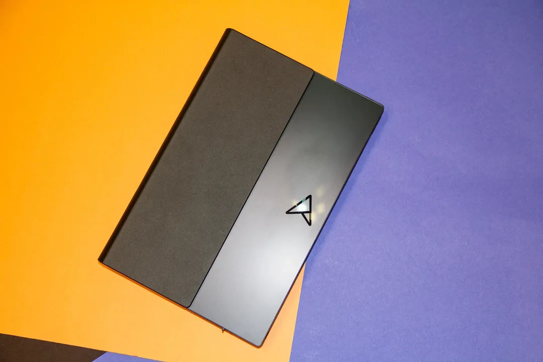 Asus ra mắt laptop màn hình gập ZenBook 17 Fold OLED, giá chỉ 82 triệu đồng Asus ra mắt laptop màn hình gập ZenBook 17 Fold OLED, giá chỉ 82 triệu đồng