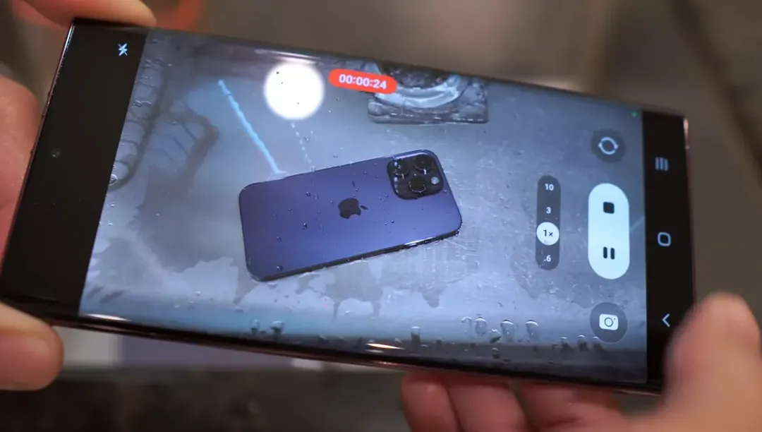 Đóng băng iPhone 14 Pro Max và Galaxy S22 Ultra trong nước đá 10 giờ: bạn đoán xem có điện thoại nào trụ nổi không? Đóng băng iPhone 14 Pro Max và Galaxy S22 Ultra trong nước đá 10 giờ: bạn đoán xem có điện thoại nào trụ nổi không?