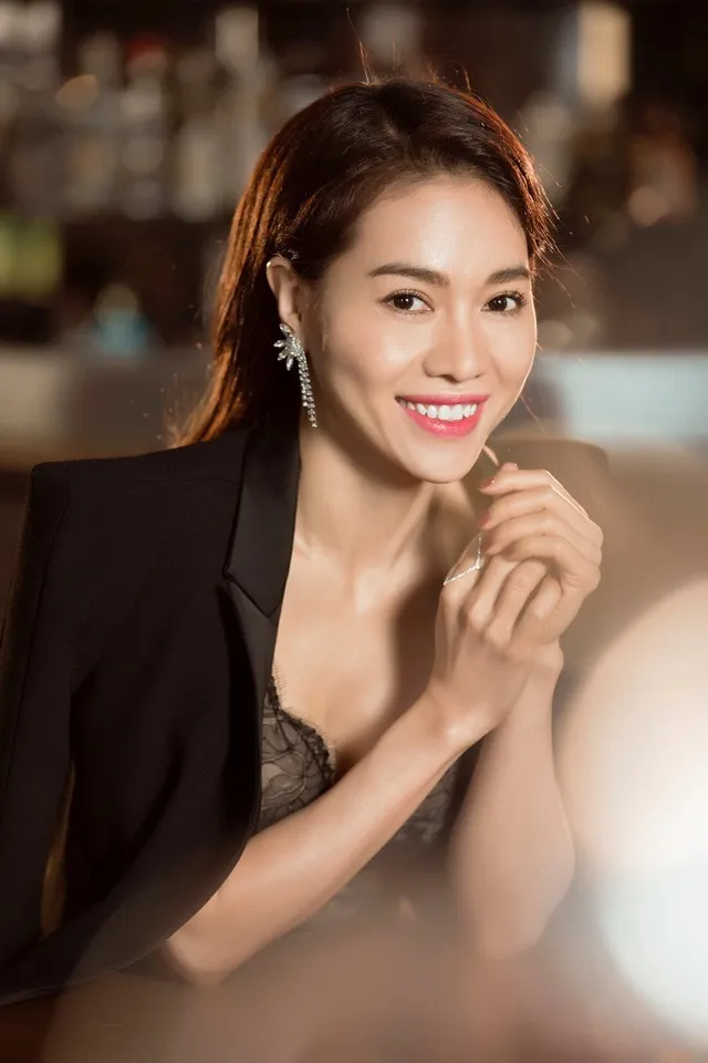 Muốn thi sắc đẹp, đừng quên xem xét gu chọn hoa hậu của “hai lò đào tạo” Sen Vàng và UniCorp Muốn thi sắc đẹp, đừng quên xem xét gu chọn hoa hậu của “hai lò đào tạo” Sen Vàng và UniCorp