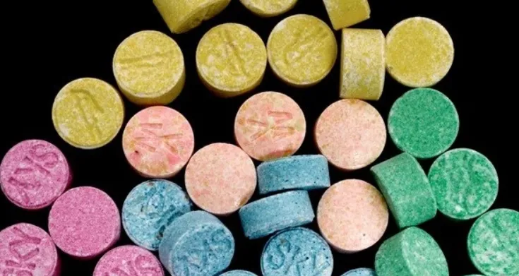 Câu chuyện hi hữu về người đàn ông uống 40.000 viên thuốc lắc trong 9 năm Câu chuyện hi hữu về người đàn ông uống 40.000 viên thuốc lắc trong 9 năm