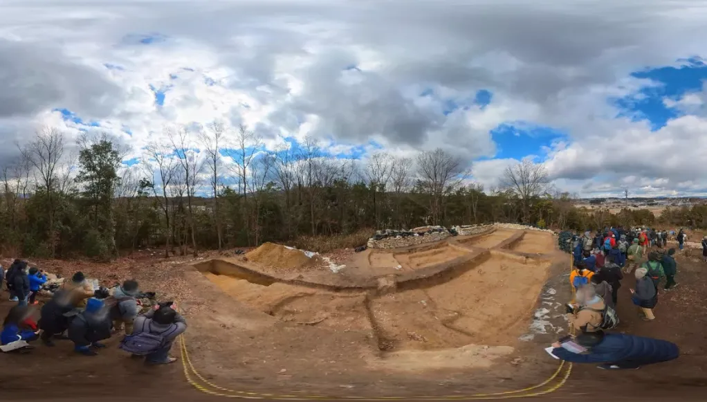 Bí ẩn thanh kiếm cổ dài 2.3 mét trong ngôi mộ 1.600 năm tuổi Bí ẩn thanh kiếm cổ dài 2.3 mét trong ngôi mộ 1.600 năm tuổi